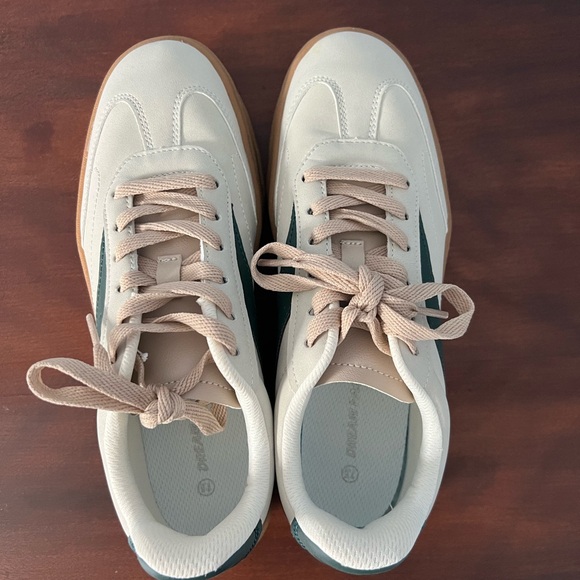 JustFab Cream and Green Chunky Platform Sneakers - Picture 5 of 6